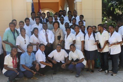 Prime Minister Gordon Darcy Lilo meeting medical students in Cuba recently. Photo credit: Robert Iroga.