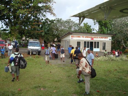 Passengers disembarking at Gwaunaru'u airport when it was still operational. Photo credit: sb.geoview.info