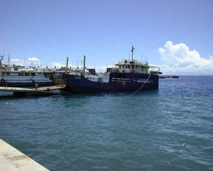 Vessels at the Point Cruz wharf in Honiara. Photo credit: H44pt.