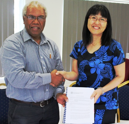 MAL PS Mr. Jimi Saelea and FAO Sub Regional Coordinator and FAO Representative for Solomon Islands Ms. Eriko Hibi. Photo credit: MAL.