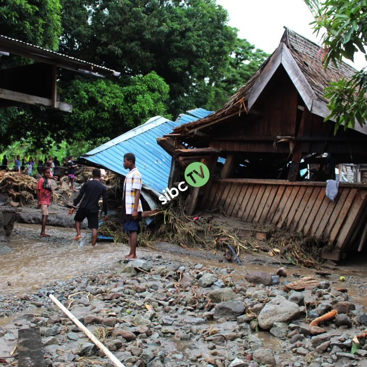 Landslide tragedy claimed lives, search on for missing people