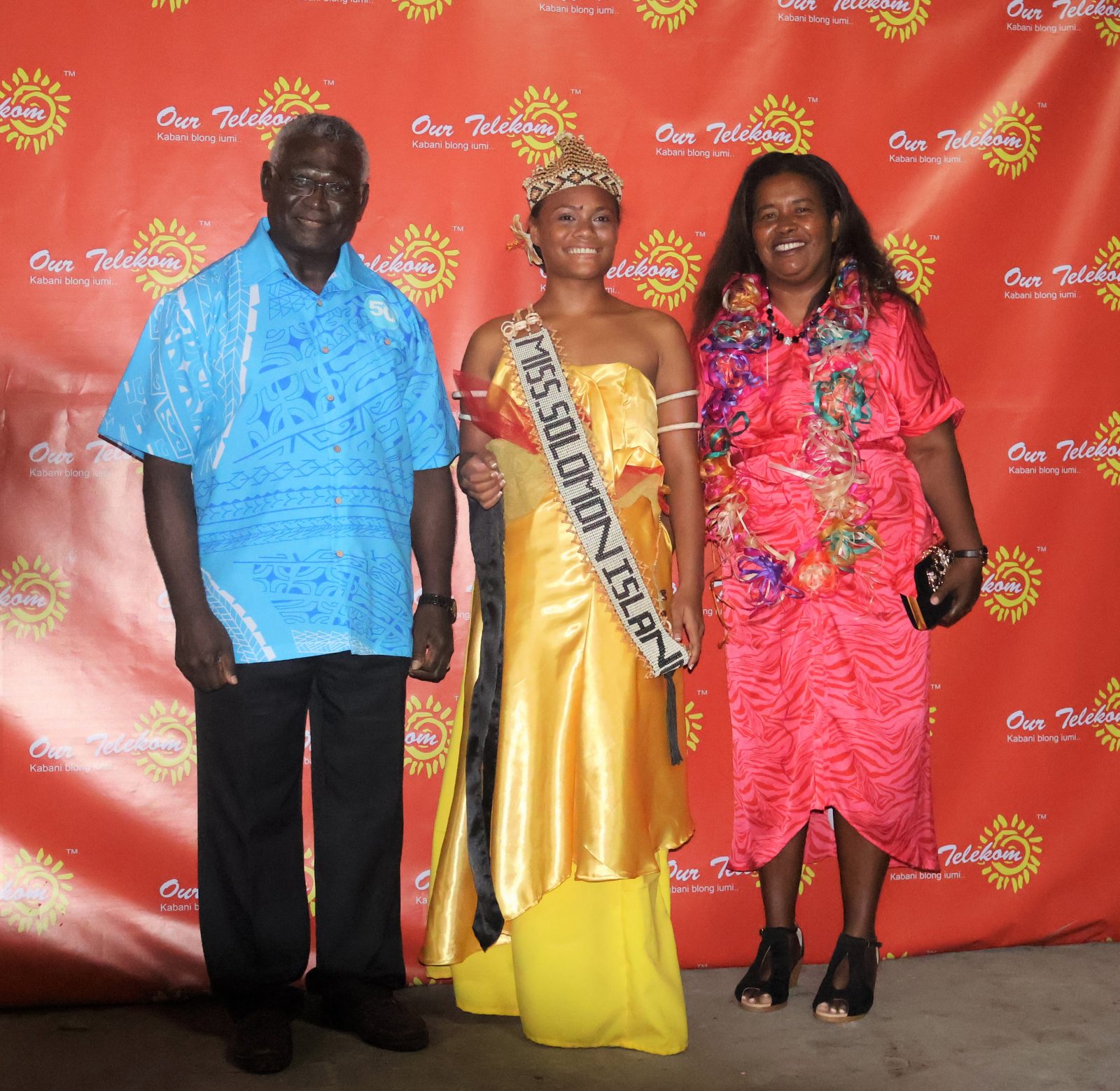 PM Commends Our Telekom Miss Solomon Islands Pageant For Actively   PM And Madam Sogavare Congratulating Miss Solomon Islands Tiare Haro 1600x1559 