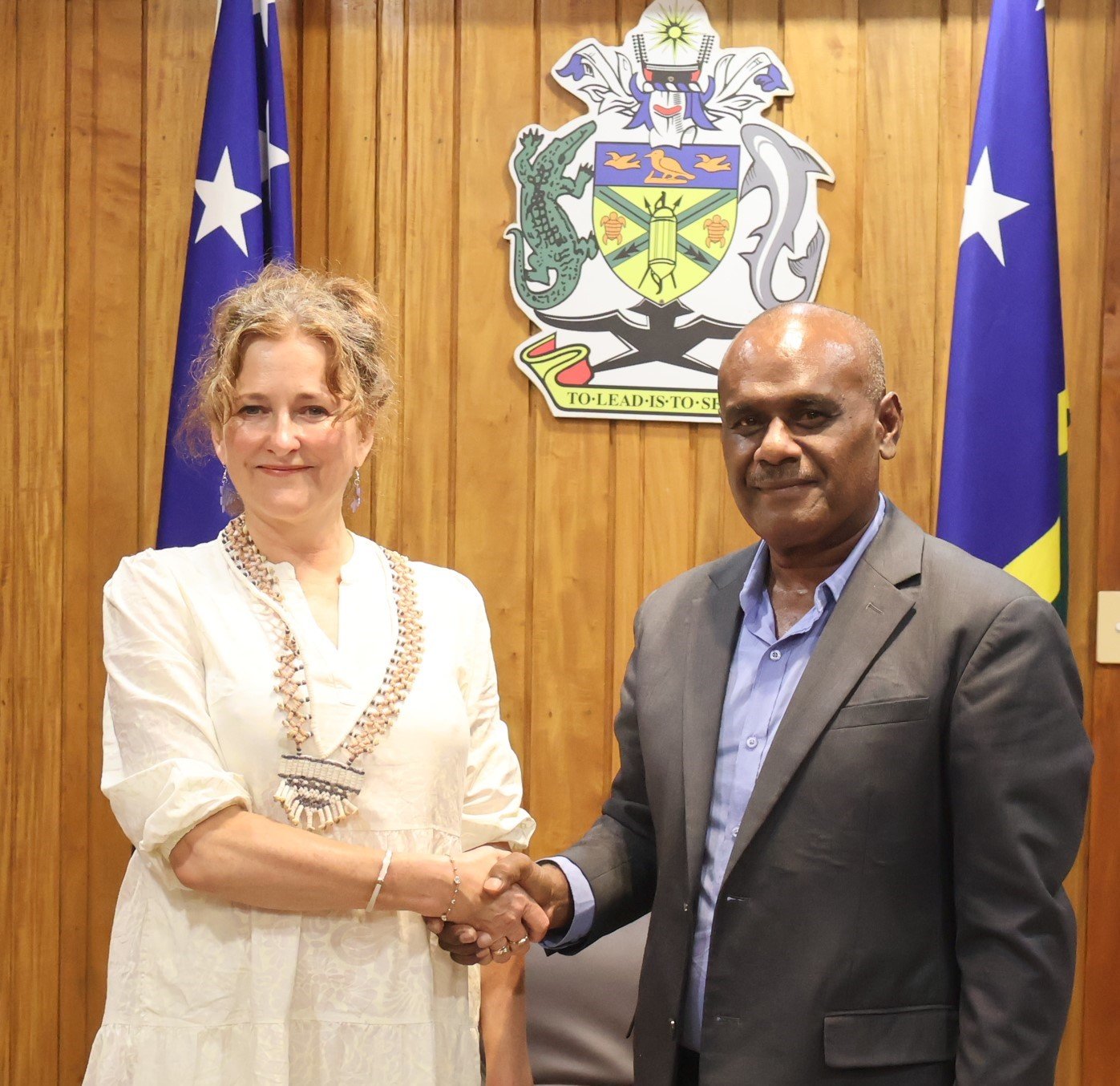 New Zealand ChildFund CEO Pays Courtesy Visit to Prime Minister Manele