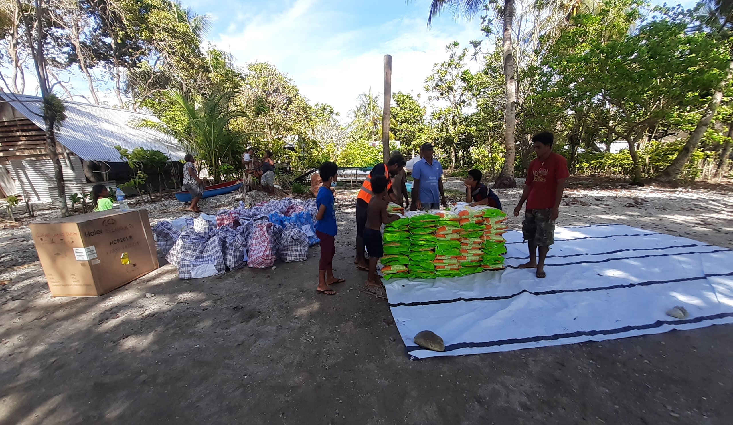 The NDC through the NDMO has delivered food relief supplies on Ontong Java atolls over the Easter Weekend.