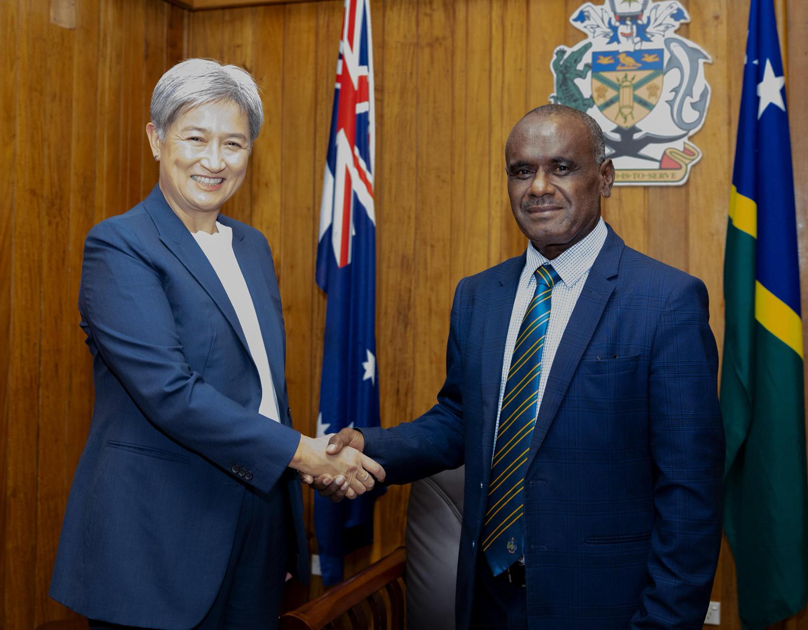 Australian Foreign Minister meets with Solomon Islands government